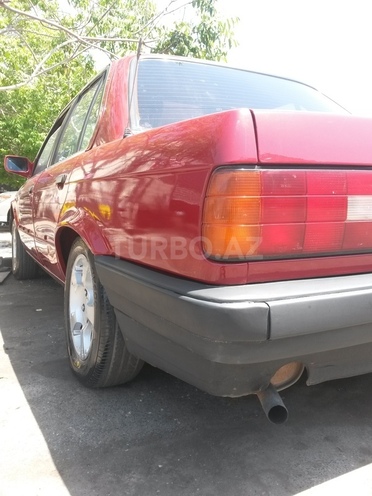 BMW 318 1990, 215,000 km - 1.8 l - Bakı