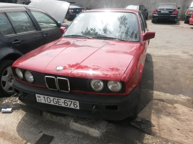 BMW 318 1990, 215,000 km - 1.8 l - Bakı