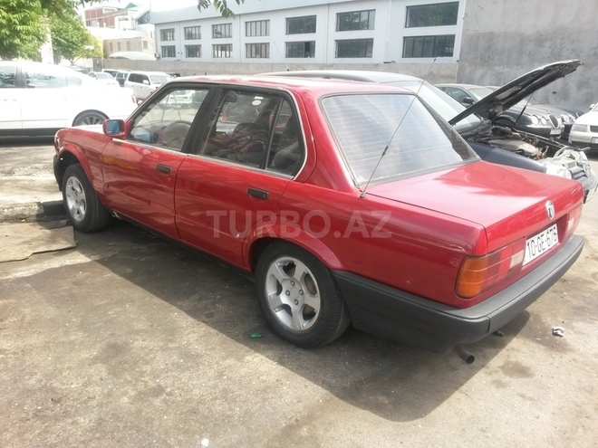 BMW 318 1990, 215,000 km - 1.8 l - Bakı