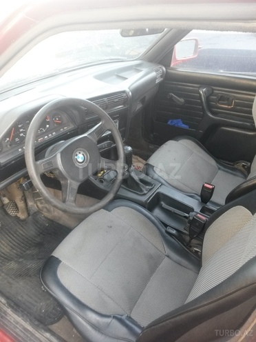 BMW 318 1990, 215,000 km - 1.8 l - Bakı