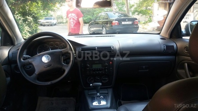 Volkswagen Passat 2004, 174,000 km - 1.8 l - Sumqayıt