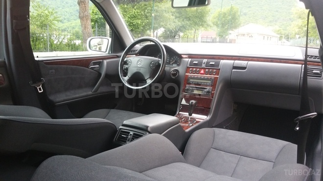 Mercedes E 200 1999, 206,000 km - 2.0 l - Bakı