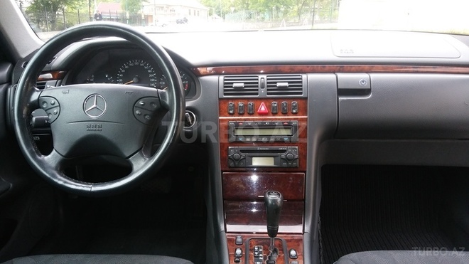 Mercedes E 200 1999, 206,000 km - 2.0 l - Bakı