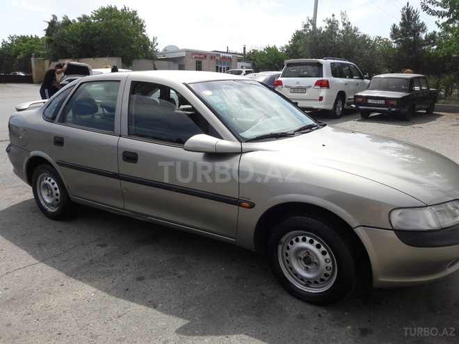 Opel Vectra 1996, 250,000 km - 1.6 l - Bakı