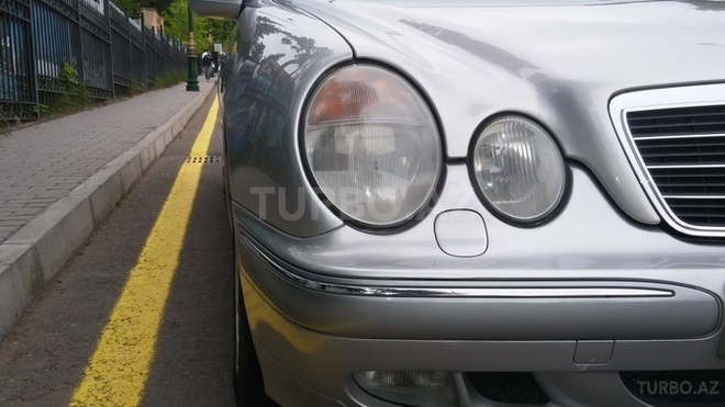 Mercedes E 200 1999, 206,000 km - 2.0 l - Bakı