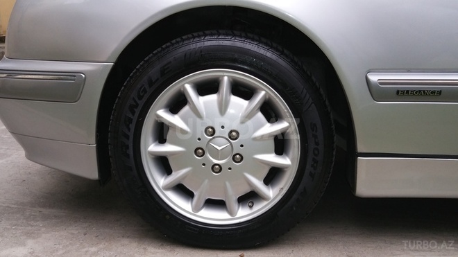 Mercedes E 200 1999, 206,000 km - 2.0 l - Bakı