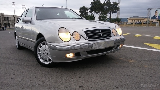 Mercedes E 200 1999, 206,000 km - 2.0 l - Bakı