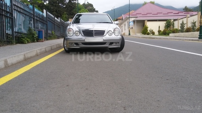 Mercedes E 200 1999, 206,000 km - 2.0 l - Bakı