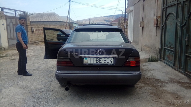 Mercedes E 250 1994, 600,000 km - 2.5 l - Bakı