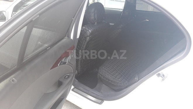 Mercedes E 220 2002, 260,000 km - 2.2 л - Bakı