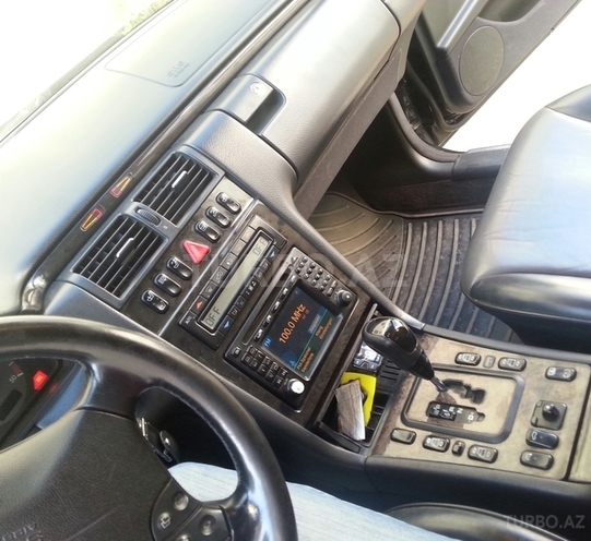 Mercedes E 270 2001, 289,000 km - 2.7 l - Bakı