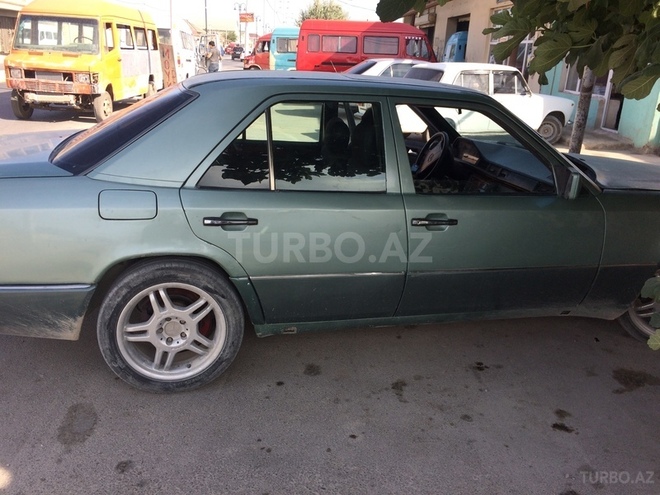 Mercedes E 200 1991, 483,000 km - 0.2 l - Bakı