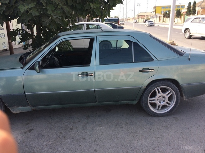 Mercedes E 200 1991, 483,000 km - 0.2 l - Bakı
