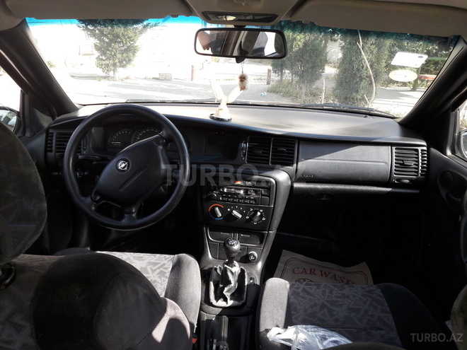 Opel Vectra 1997, 256,660 km - 1.6 л - Bakı
