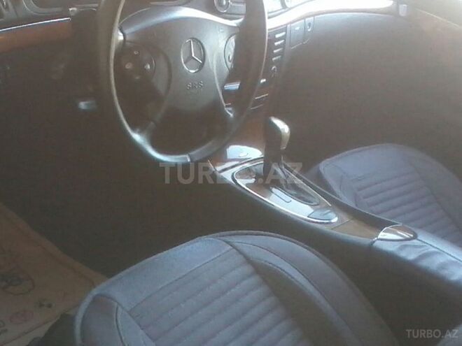 Mercedes E 240 2003, 208,000 km - 2.6 л - Gəncə