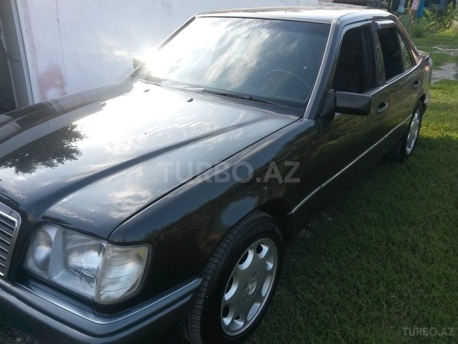 Mercedes E 280 1994, 376,000 km - 2.8 l - Bakı