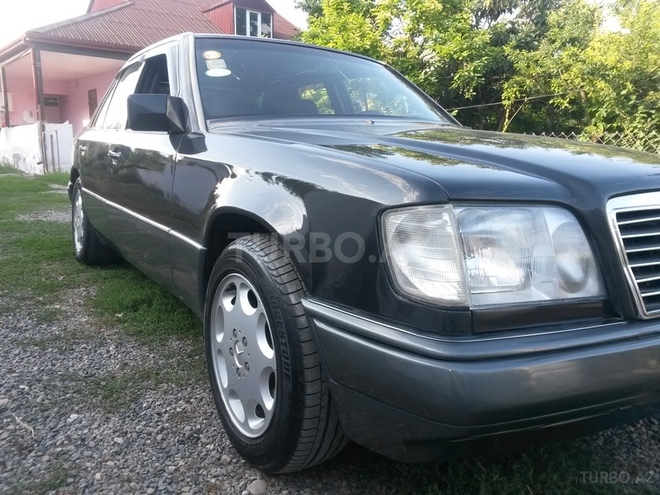 Mercedes E 280 1994, 376,000 km - 2.8 l - Bakı