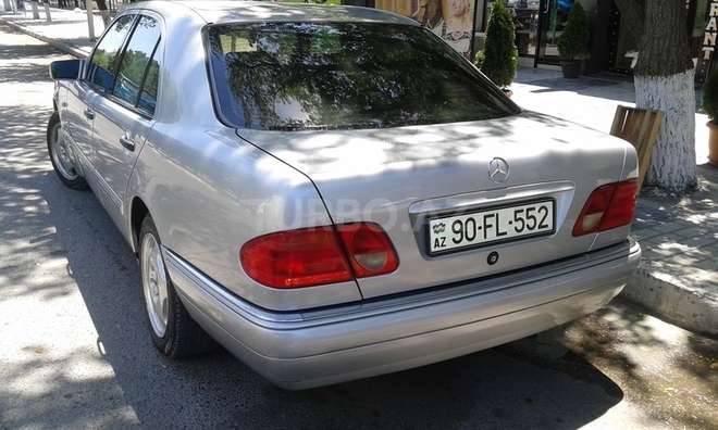 Mercedes E 230 1996, 300,000 km - 2.3 л - Sumqayıt