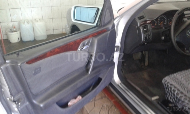 Mercedes E 230 1996, 300,000 km - 2.3 л - Sumqayıt