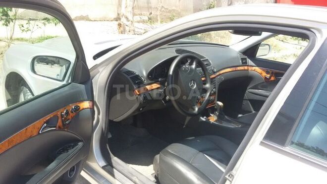 Mercedes E 320 2004, 310,000 km - 3.2 l - Bakı
