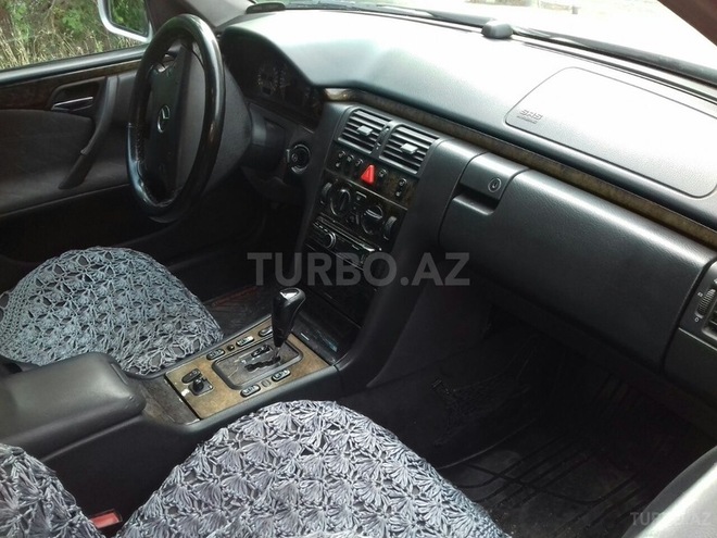 Mercedes E 270 2000, 312,000 km - 2.7 l - Sumqayıt