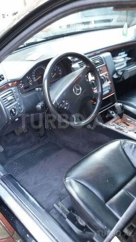 Mercedes E 240 2002, 269,000 km - 2.6 l - Sumqayıt