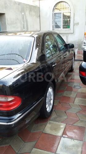 Mercedes E 240 2002, 269,000 km - 2.6 l - Sumqayıt