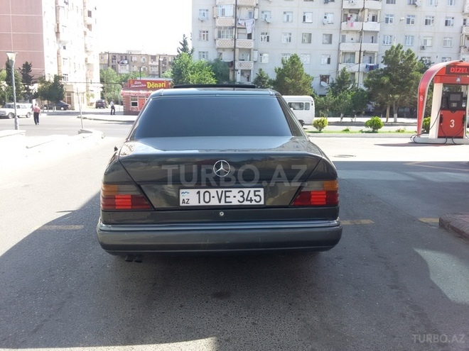 Mercedes E 250 1993, 460,000 km - 2.5 l - Sumqayıt