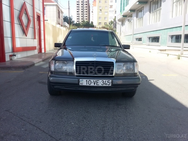 Mercedes E 250 1993, 460,000 km - 2.5 l - Sumqayıt