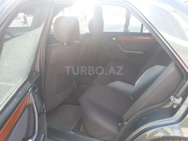 Mercedes E 250 1993, 460,000 km - 2.5 l - Sumqayıt