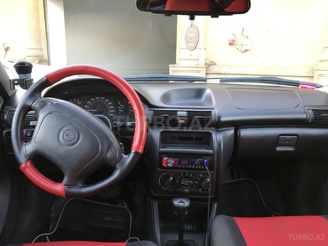 Opel Astra 1996, 430,000 km - 1.6 l - Bakı