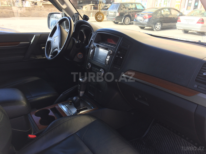Mitsubishi Pajero 2008, 143,000 km - 3.0 л - Ucar