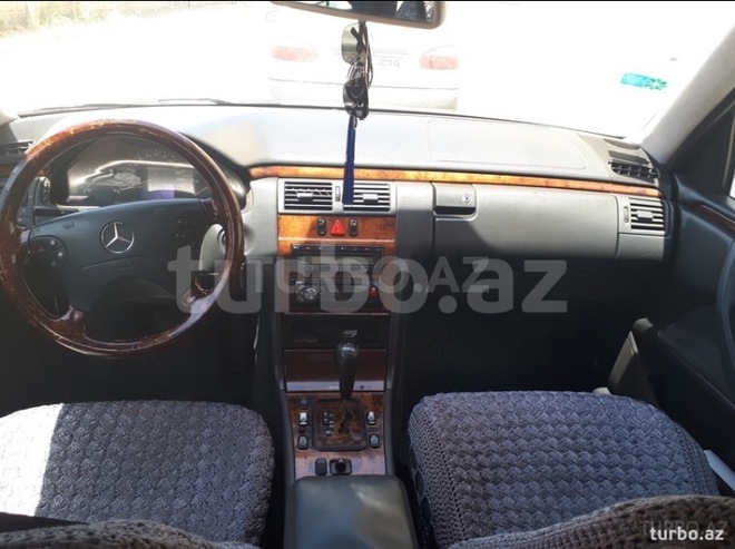 Mercedes E 220 1999, 650,000 km - 2.2 l - Bakı