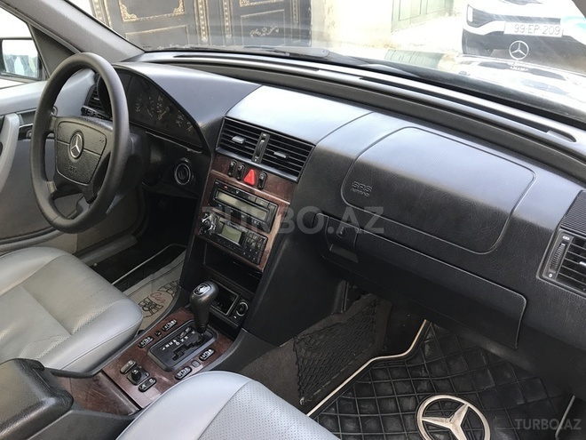 Mercedes C 200 1999, 204,100 km - 2.0 l - Bakı