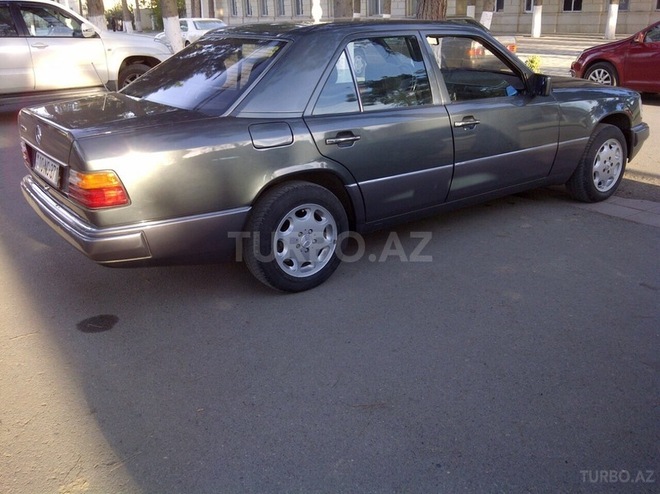 Mercedes E 220 1993, 800,000 km - 2.2 l - İmişli