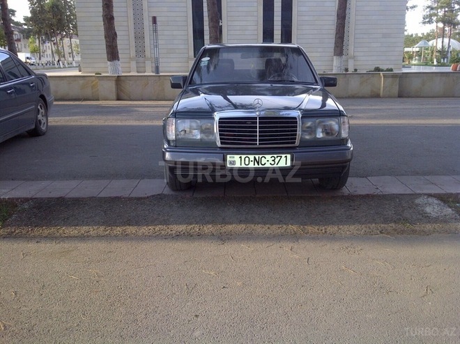 Mercedes E 220 1993, 800,000 km - 2.2 l - İmişli