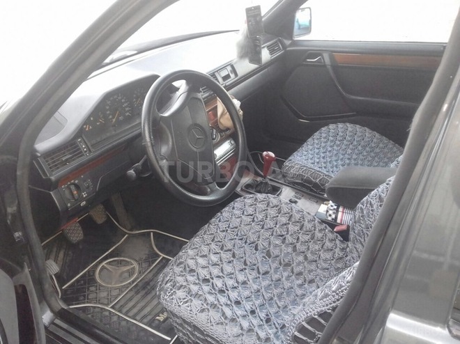 Mercedes E 220 1993, 800,000 km - 2.2 l - İmişli