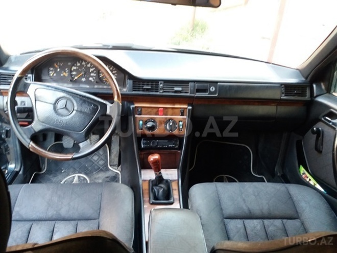 Mercedes E 200 1993, 356,000 km - 2.0 l - Bakı