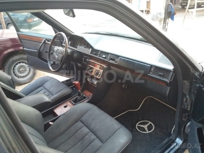 Mercedes E 200 1993, 356,000 km - 2.0 l - Bakı