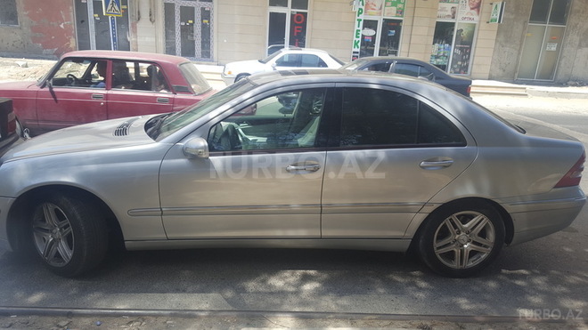 Mercedes C 240 2004, 328,000 km - 2.6 л - Bakı