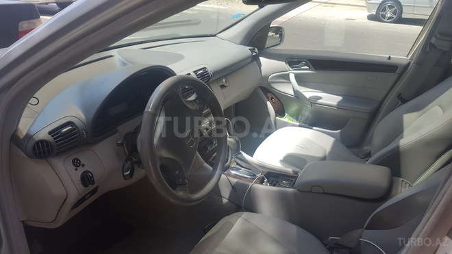 Mercedes C 240 2004, 328,000 km - 2.6 л - Bakı