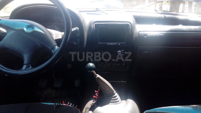 GAZ 31105 2005, 220,000 km - 2.4 l - Sumqayıt