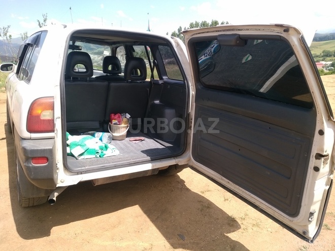 Toyota RAV4 1995, 329,562 km - 2.0 л - Gədəbəy