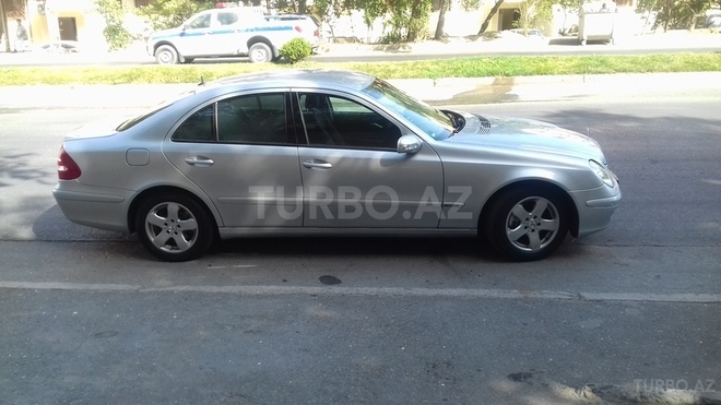 Mercedes E 220 2003, 225,022 km - 2.2 l - Bakı