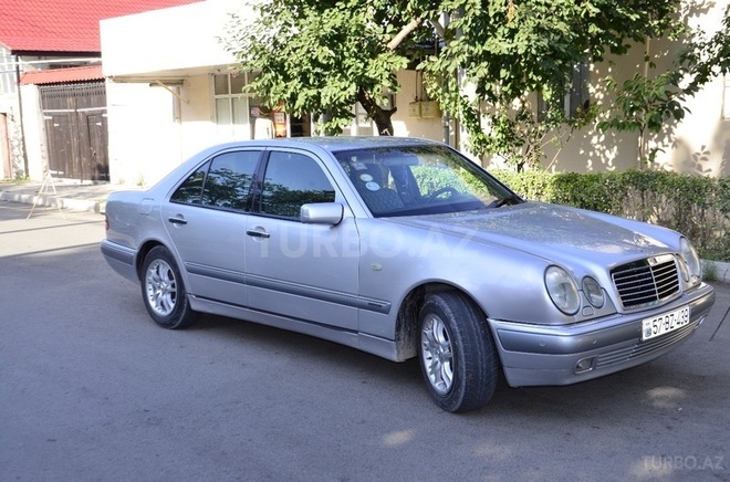 Mercedes E 240 1998, 268,157 km - 2.4 l - Şəmkir