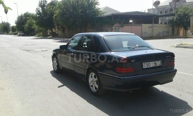 Mercedes C 180 2000, 233,000 km - 1.8 l - Biləsuvar