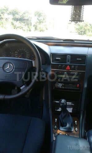 Mercedes C 180 2000, 233,000 km - 1.8 l - Biləsuvar