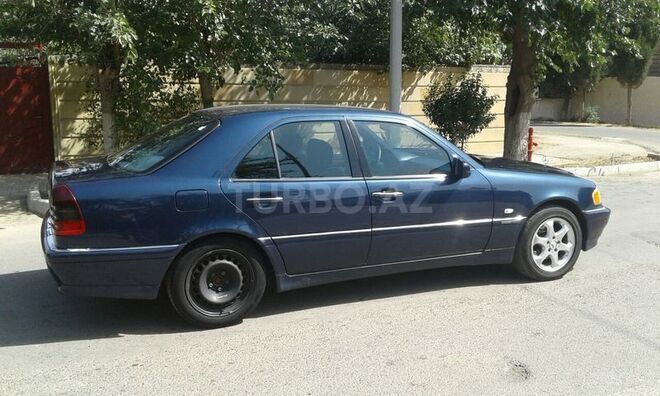 Mercedes C 180 2000, 233,000 km - 1.8 l - Biləsuvar