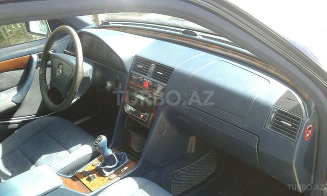 Mercedes C 180 2000, 233,000 km - 1.8 l - Biləsuvar