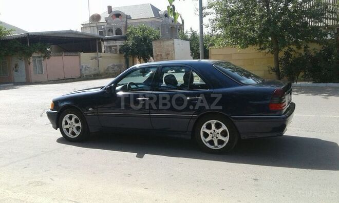 Mercedes C 180 2000, 233,000 km - 1.8 l - Biləsuvar